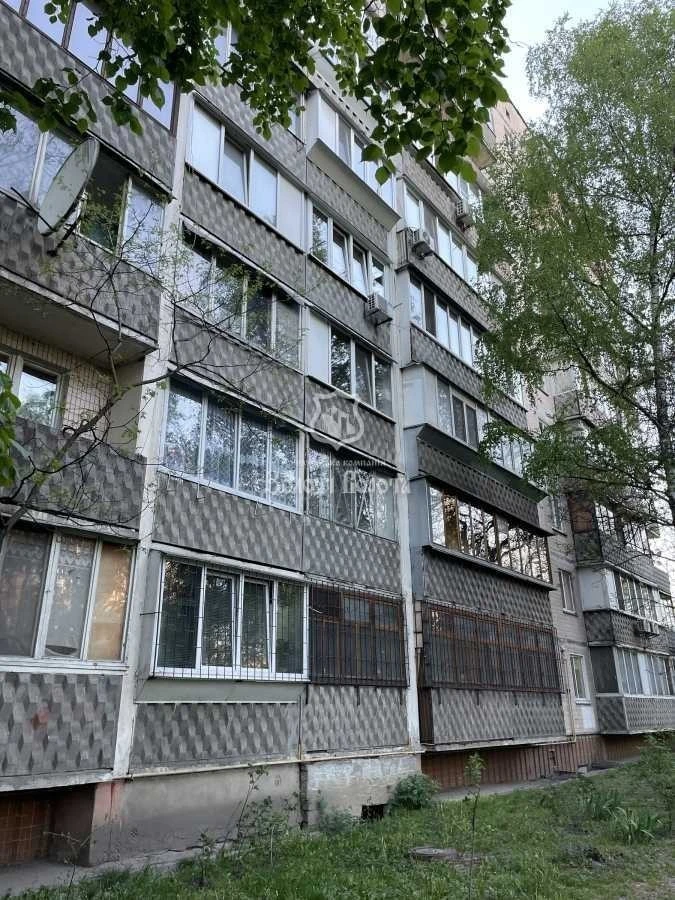 Продаж 5-кімнатної квартири 101 м², Васильківська вул., 38
