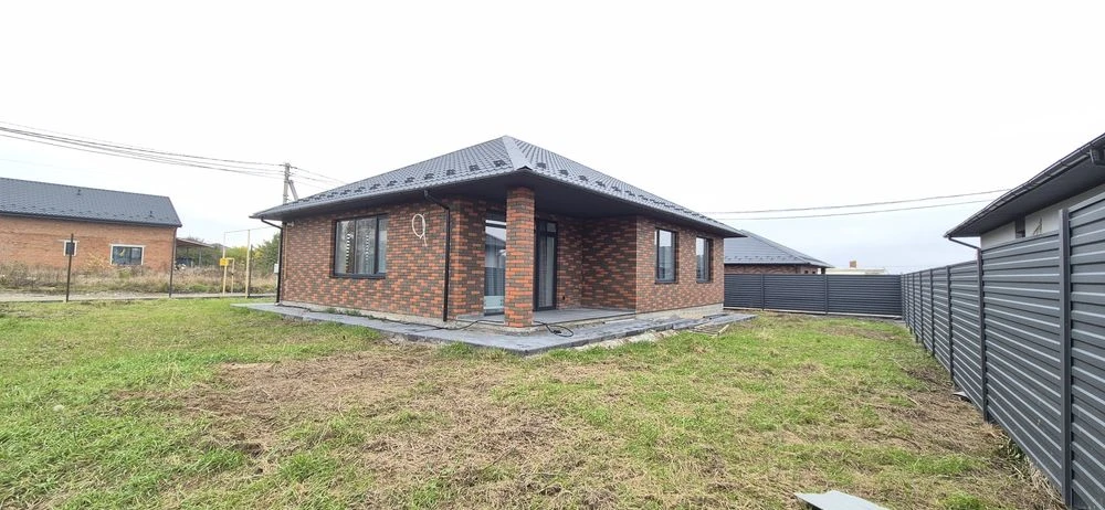 House with renovation, no commission! 100m2, 3 bedrooms, 5 bathrooms,! Bla