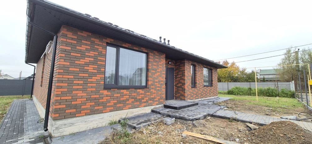 House with renovation, no commission! 100m2, 3 bedrooms, 5 bathrooms,! Bla