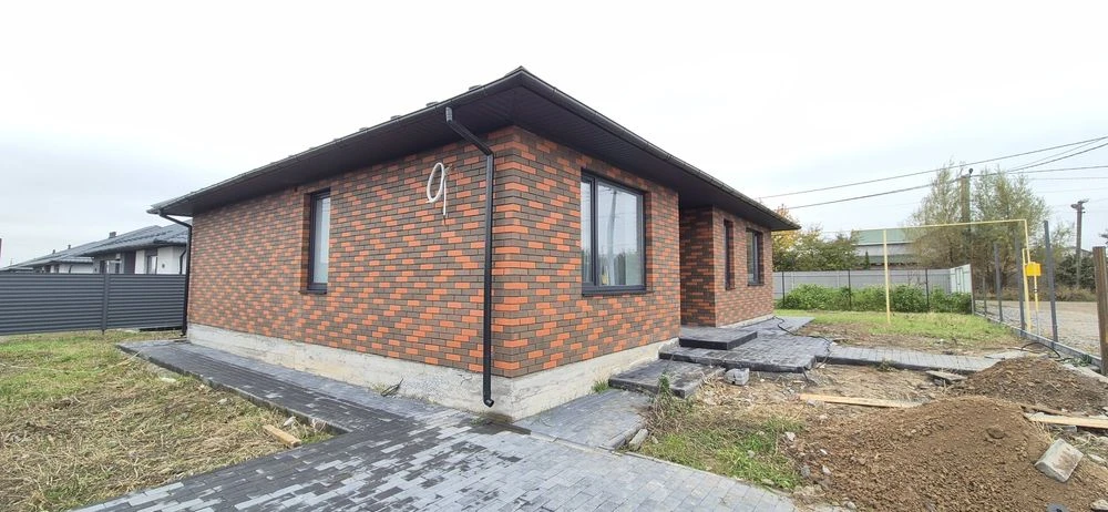 House with renovation, no commission! 100m2, 3 bedrooms, 5 bathrooms,! Bla