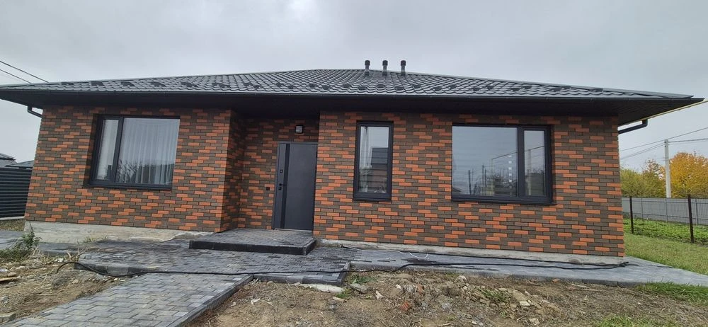 House with renovation, no commission! 100m2, 3 bedrooms, 5 bathrooms,! Bla
