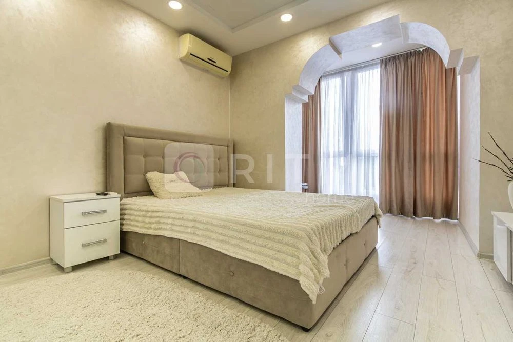 Stylish and well-maintained 1-room apartment for sale