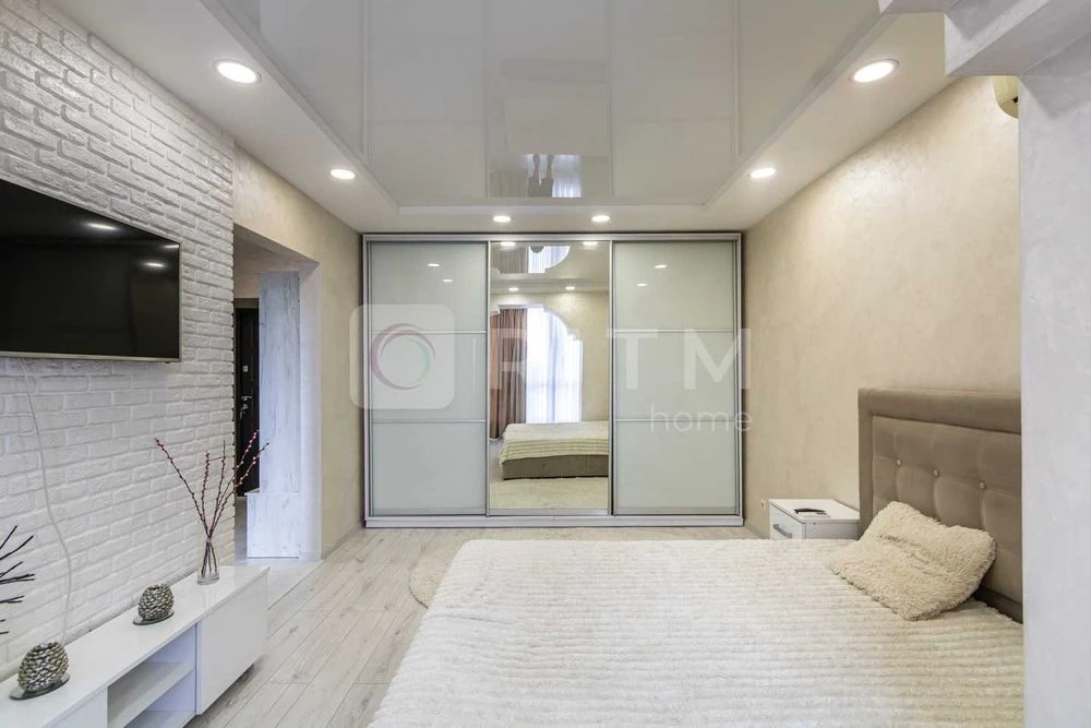 Stylish and well-maintained 1-room apartment for sale