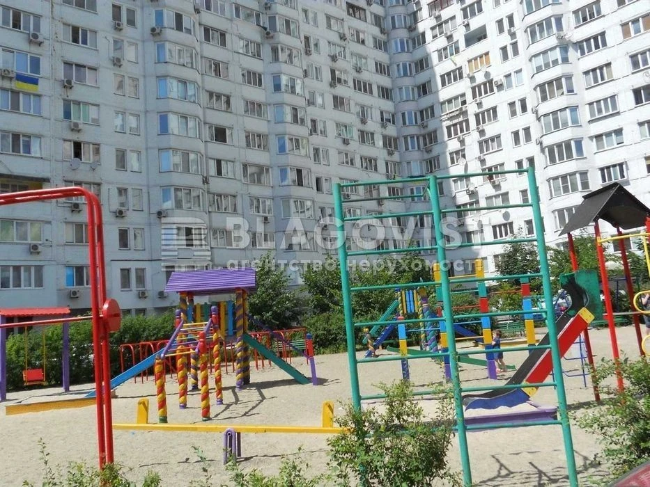 2-room apartment with renovation. For sale. View, 73 sq. m.