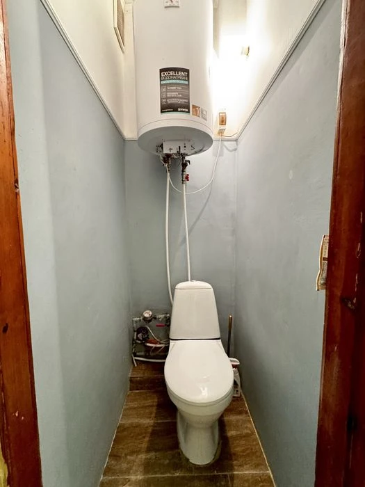 Three-bedroom apartment for sale in a brick building in Sarzhin Yar.