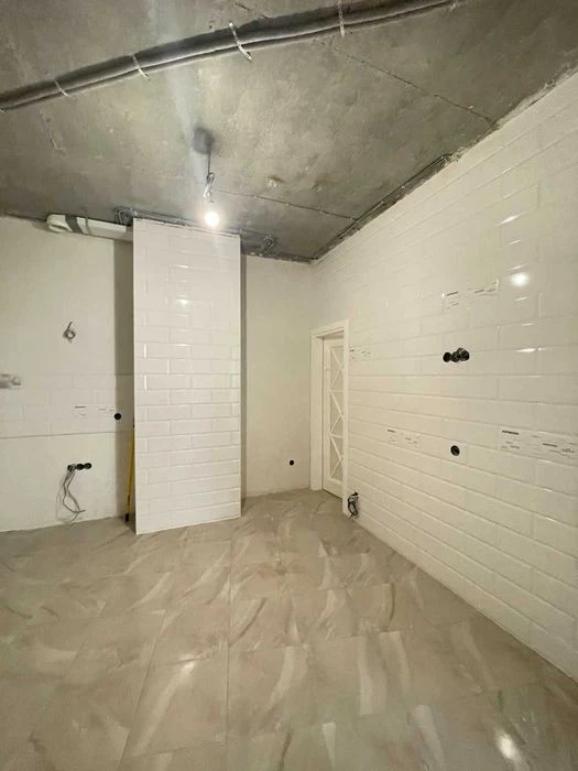 2 комнатная квартира в новостройке! Золотой берег!