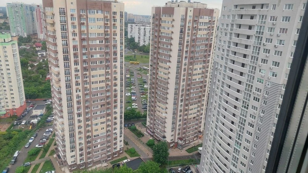 2-room apartment for sale in the Rusanivska Gavan residential complex, 53 m2, 25th floor.