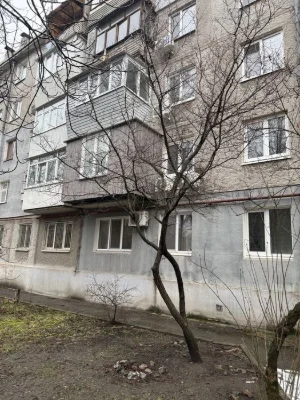 4-комнатная квартира на Космосе, ул. Сытова