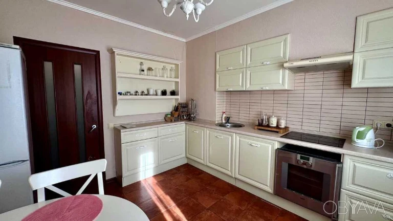 2-room apartment Petro Hryhorenko Ave., 18-A