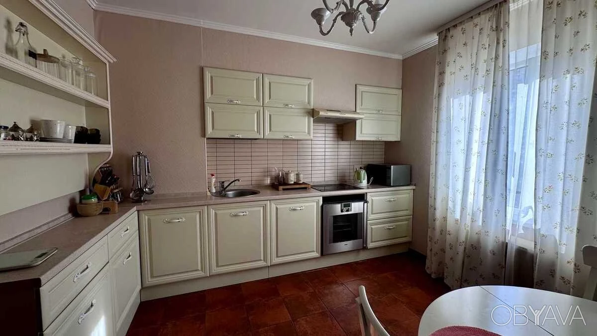 2-room apartment Petro Hryhorenko Ave., 18-A