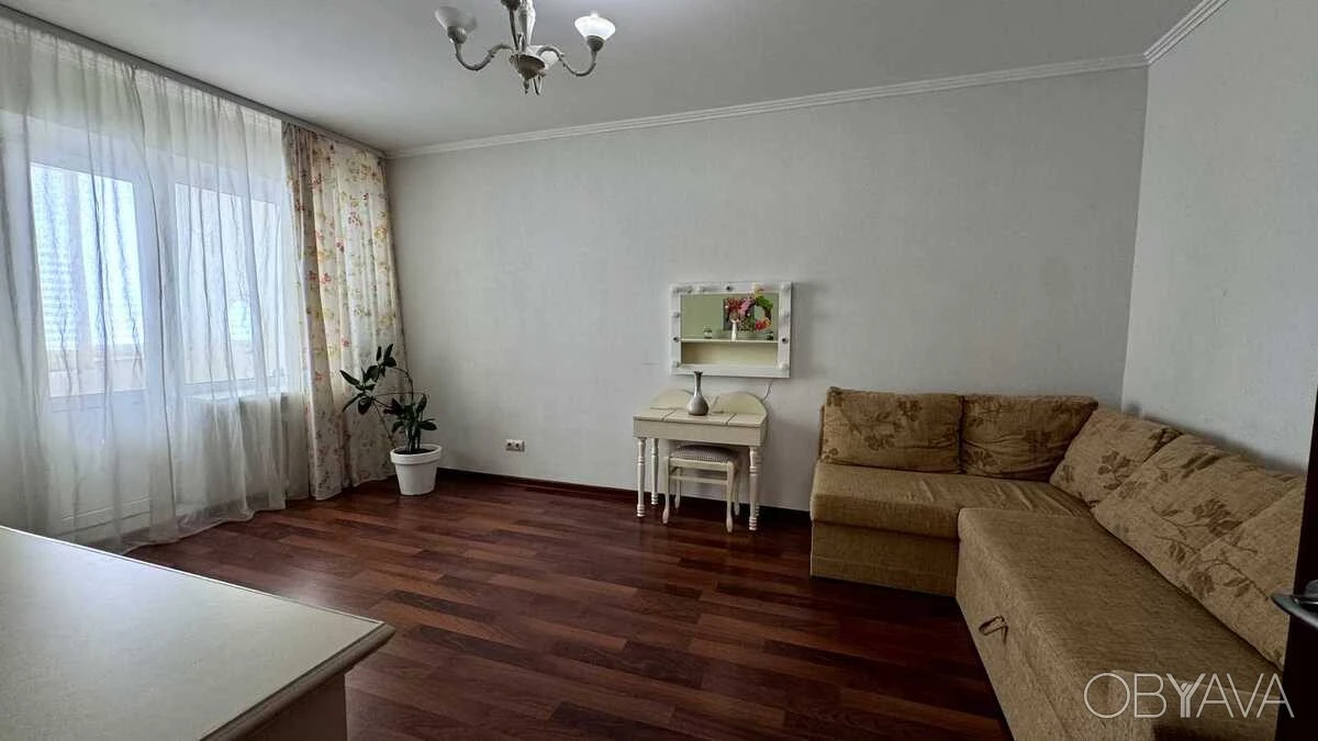 2-room apartment Petro Hryhorenko Ave., 18-A