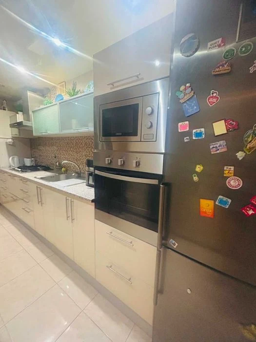 Three-room apartment for sale near Levada metro station.