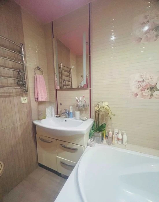 Three-room apartment for sale near Levada metro station.