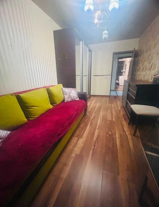 Three-room apartment for sale near Levada metro station.