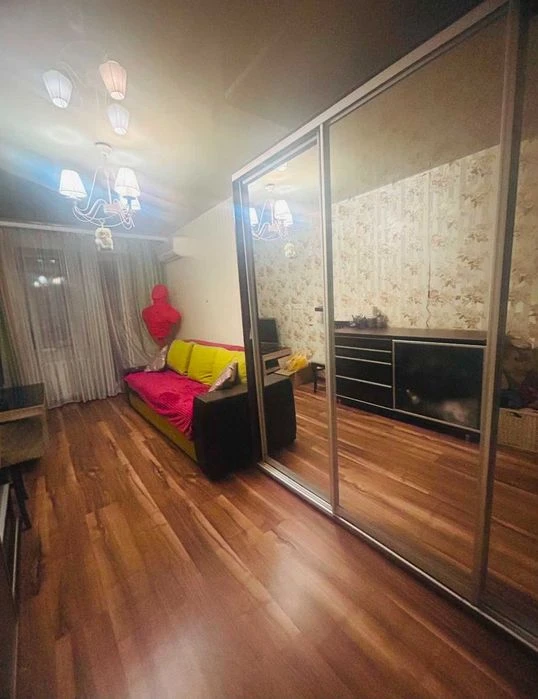 Three-room apartment for sale near Levada metro station.