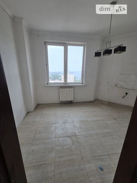Продаж 2к квартири 75 кв. м на просп. Володимира Івасюка 4А