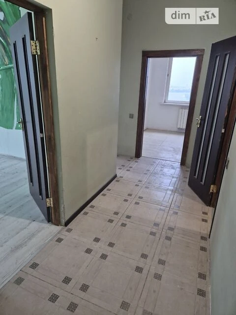 Продаж 2к квартири 75 кв. м на просп. Володимира Івасюка 4А