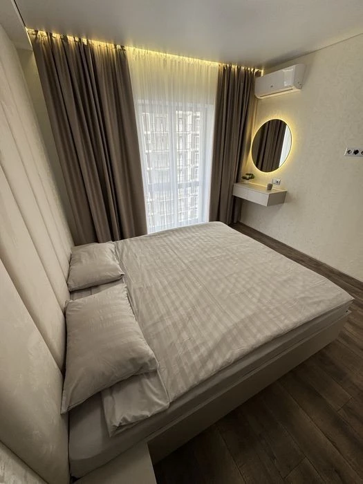 Sale of 1-room apartment in the Nova Angliya residential complex with renovation in the Windsor building