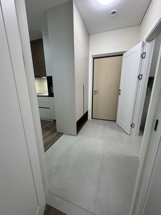 Sale of 1-room apartment in the Nova Angliya residential complex with renovation in the Windsor building