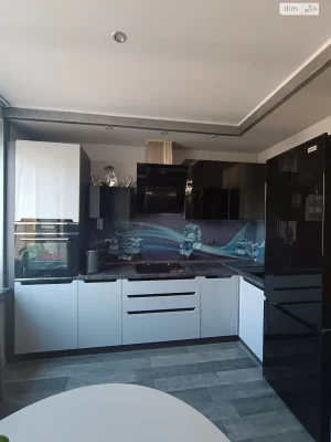 Продаж Квартира Озерна