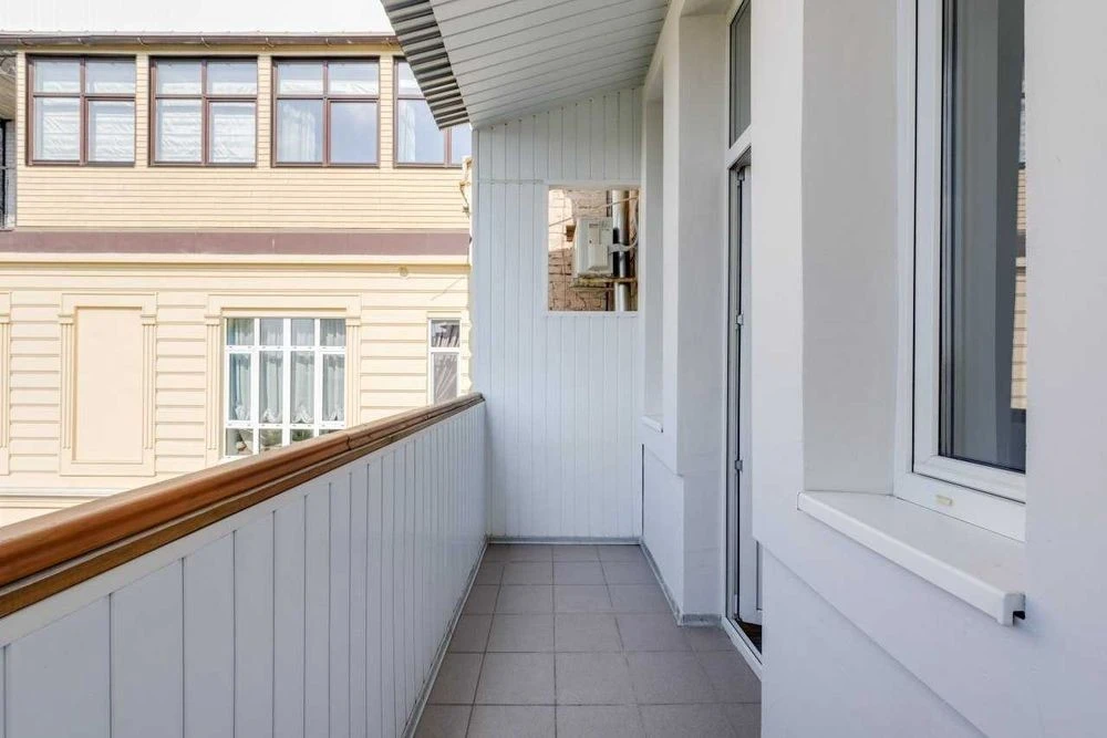 NO COMMISSION. 4-room apartment for sale 90 sq. m. Velyka Vasylkivska, 4