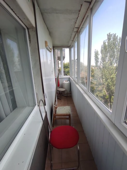 Продается 2 комнатная квартира студия пр.Поля, Центр, Днепр