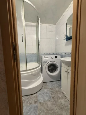 Продам 3-комнатную квартиру ул. Миколайчука.