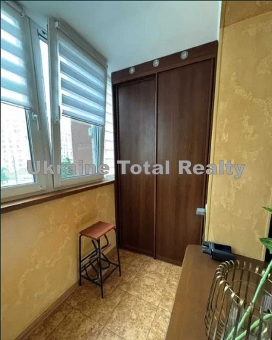TROESCHYNA! 3-room apartment on Chervonoy Kalyna Avenue (