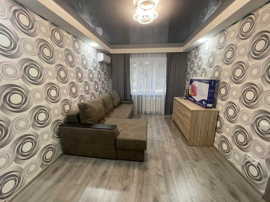 Продам 2-к квартиру в районе Малого рынка