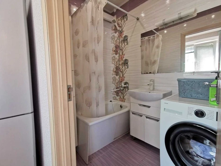 3-room apartment with renovation, Pivnichnokiltseva Street