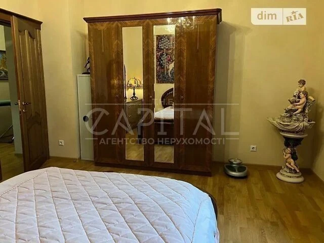 Sale of 2-room apartment 99 sq. m. on Konovaltsya Yevhena 44A street •