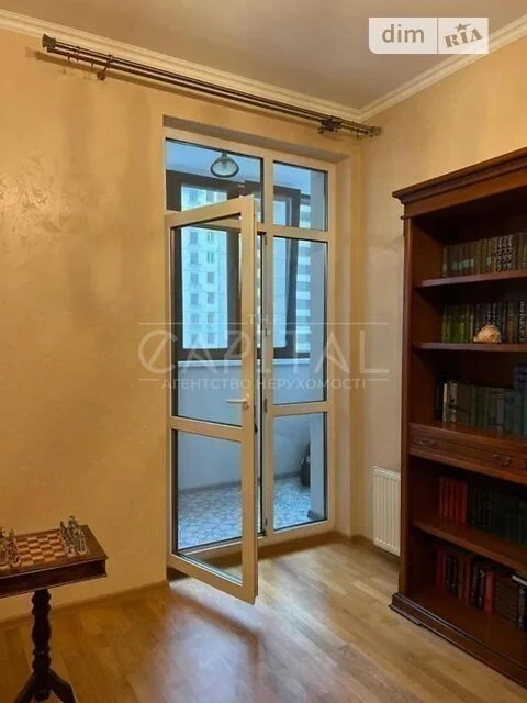 Sale of 2-room apartment 99 sq. m. on Konovaltsya Yevhena 44A street •