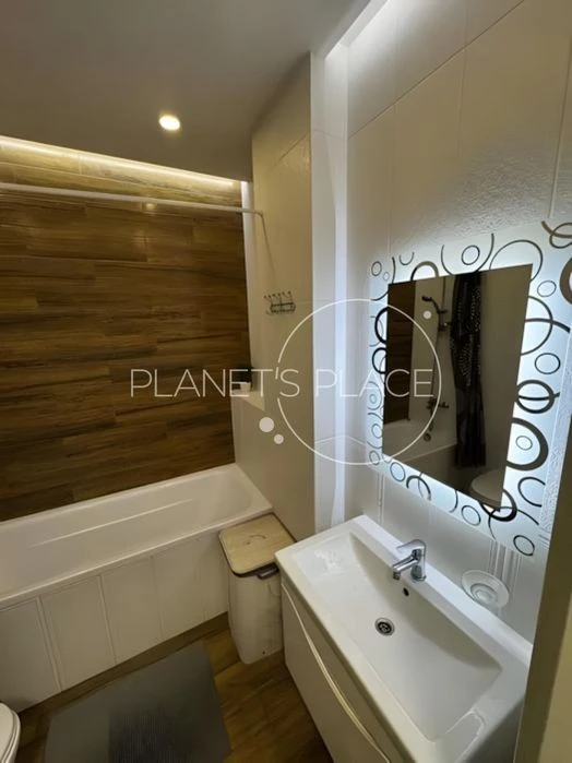 I am selling a one-room apartment in the residential complex Comfort Town, Regenera St.