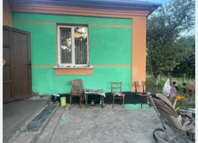 Продаж будинку з комунікаціями пр
