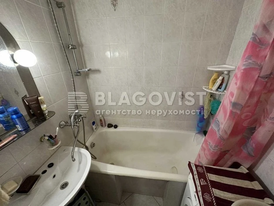 For sale 3-room Avtozavodska 93/Vyshgorodska brick with gas