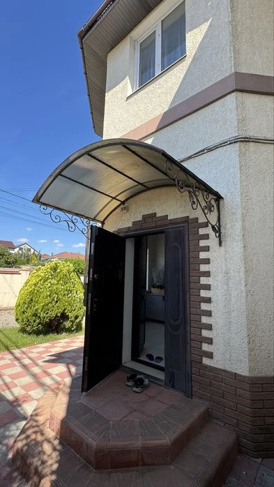 Продаж будинку на 5,5 сотки, 5 кімнат, меблі техніка