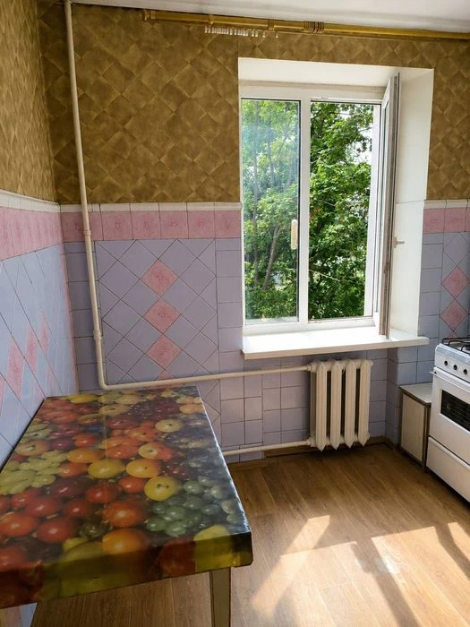 I am selling a 2-room apartment on KhTZ.