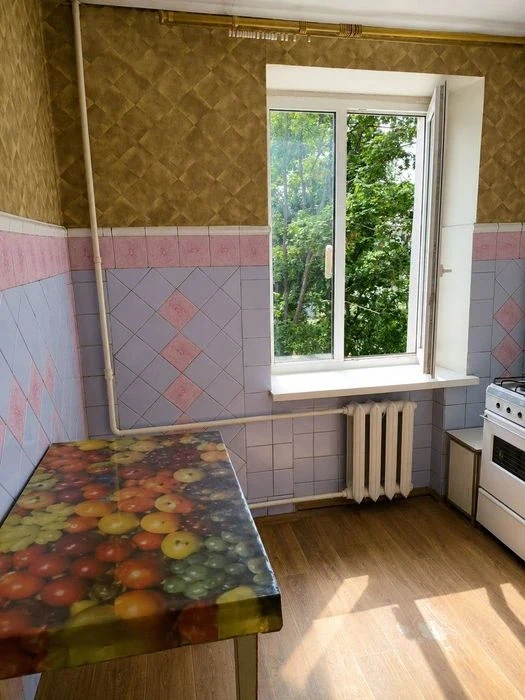 I am selling a 2-room apartment on KhTZ.