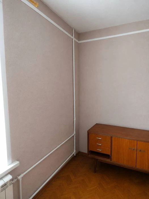 I am selling a 2-room apartment on KhTZ.