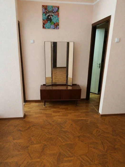 I am selling a 2-room apartment on KhTZ.