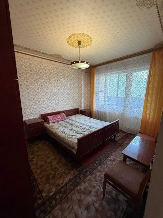 Sale of a 3-room apartment of 71m² in the center of Troyeshchyna, Ronalda Rey St.