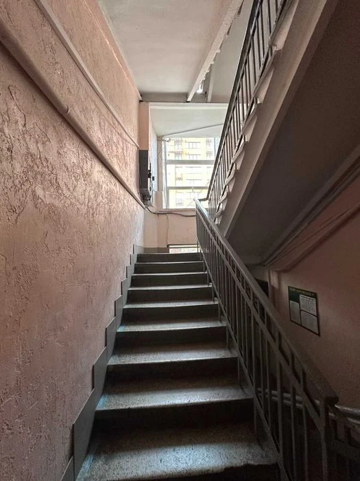 Продам 2-комнатную квартиру в центре на ул. Староказацкой (п