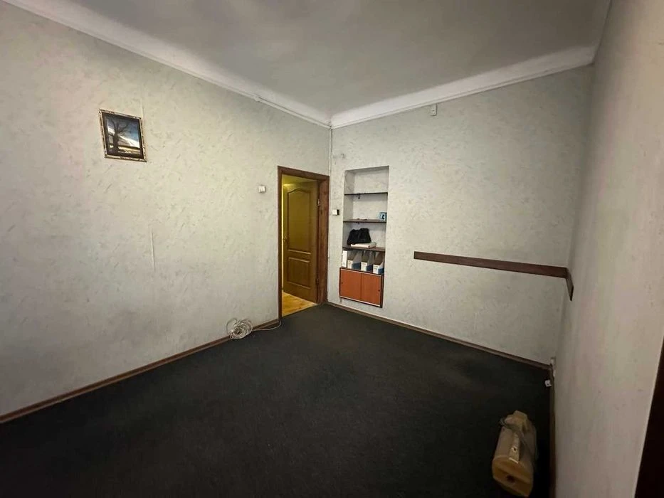 Продам 2-комнатную квартиру в центре на ул. Староказацкой (п