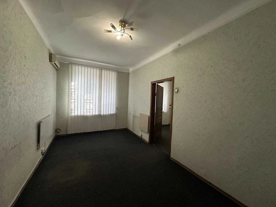 Продам 2-комнатную квартиру в центре на ул. Староказацкой (п