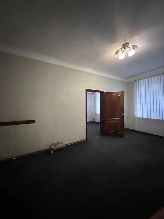 Продам 2-комнатную квартиру в центре на ул. Староказацкой (п