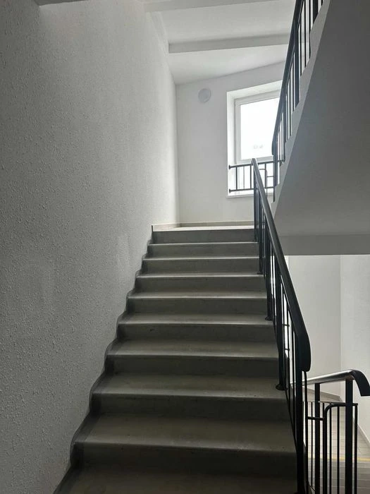 (5) Продам квартиру на Академическом 4422