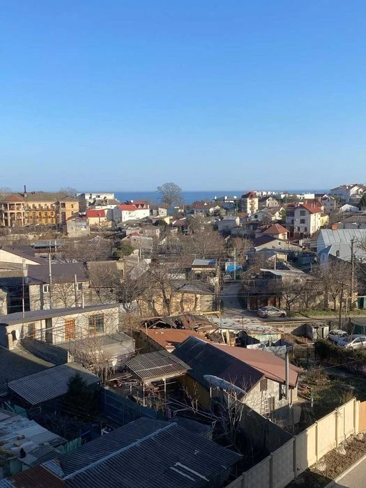 Продам 2 ком 62 кв.м квартиру с видом на море ул.Долгая