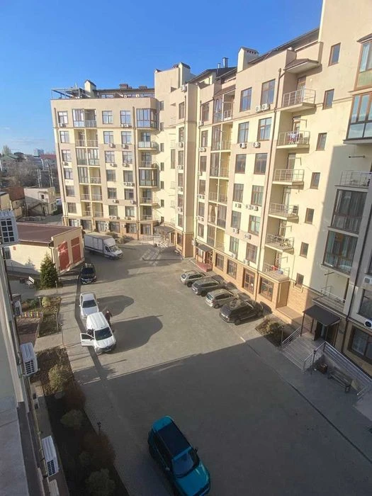 Продам 2 ком 62 кв.м квартиру с видом на море ул.Долгая