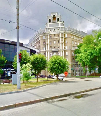 Hotel for sale, 5 minutes from Zashchitnikov Ukrainy metro station, horse market