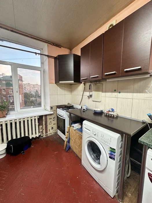 Hotel for sale, 5 minutes from Zashchitnikov Ukrainy metro station, horse market